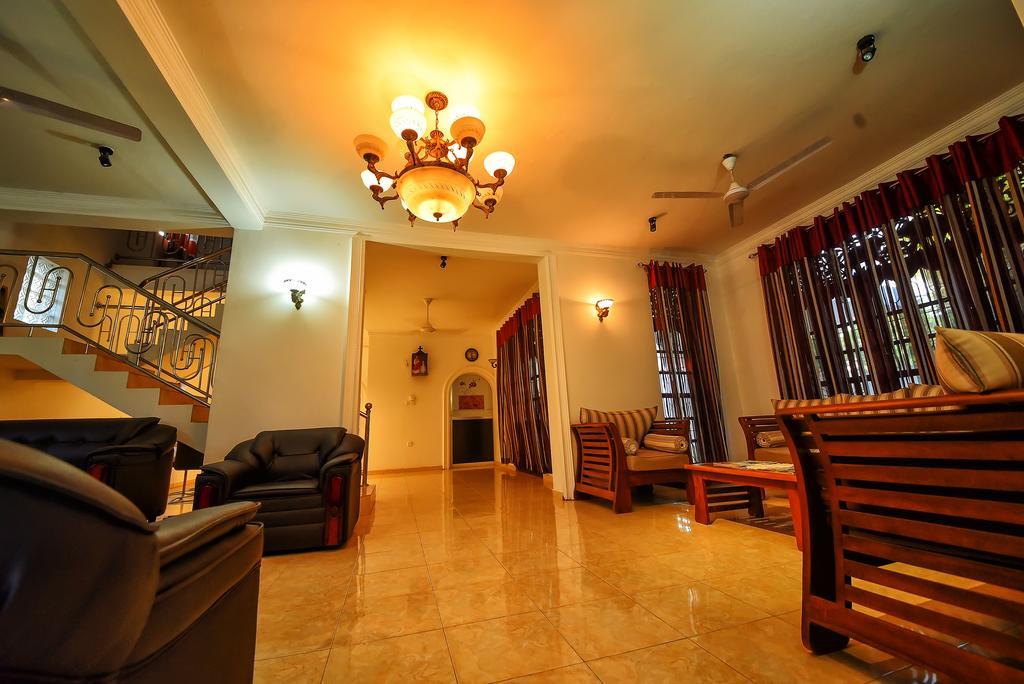 Asian Villa Negombo Esterno foto