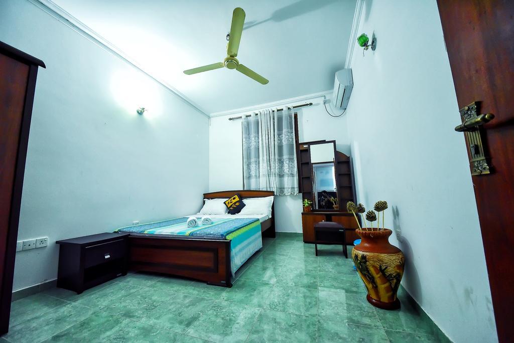 Asian Villa Negombo Esterno foto