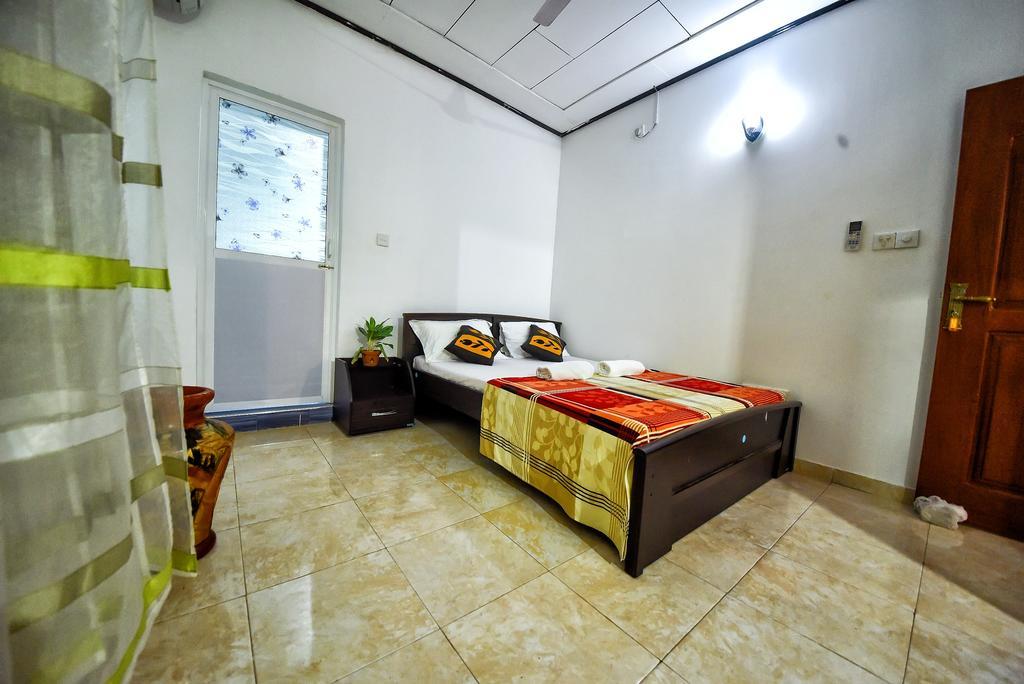 Asian Villa Negombo Esterno foto