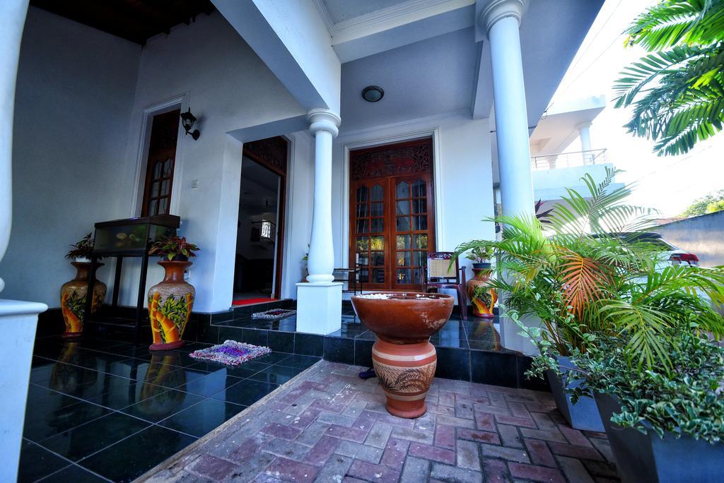 Asian Villa Negombo Esterno foto
