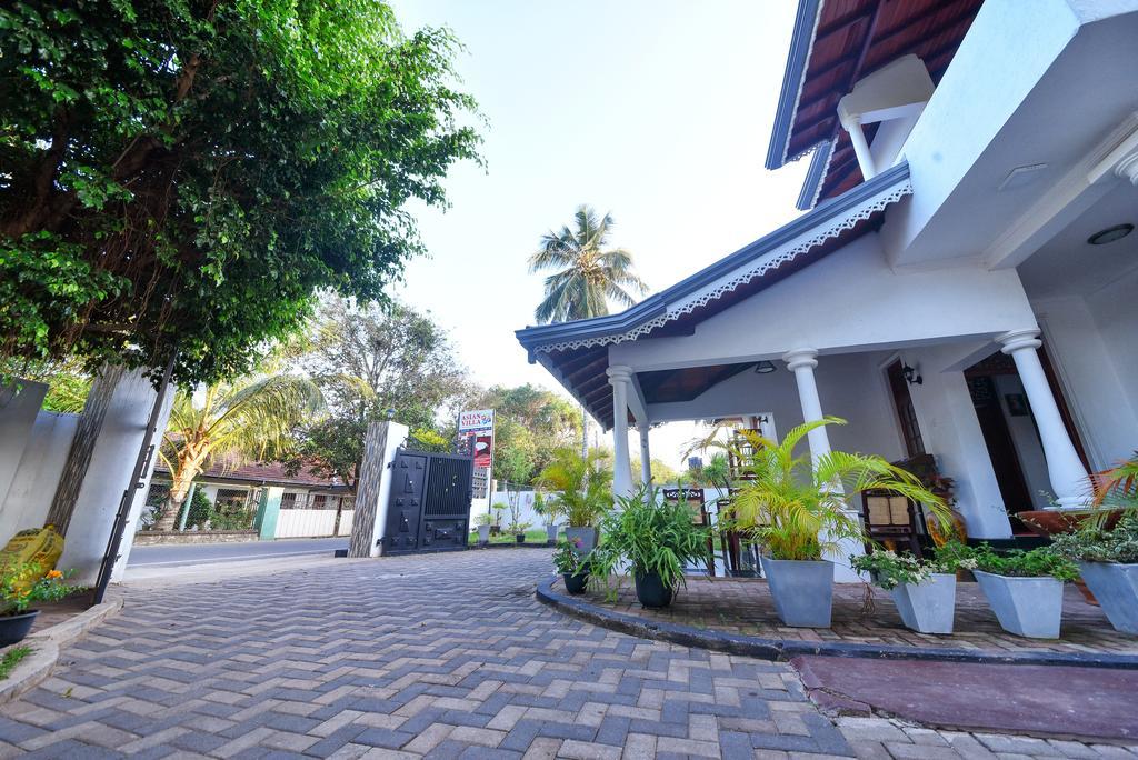 Asian Villa Negombo Esterno foto